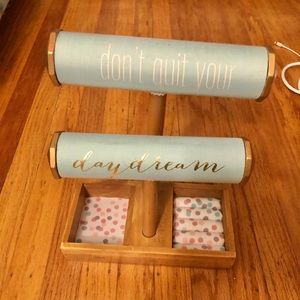 Necklace + jewelry stand